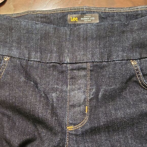 Lee Sculpting Mid-Rise Slim-Fit Skinny Leg Pull-On Jeans Size 12 Long Dark Wash - Picture 6 of 8